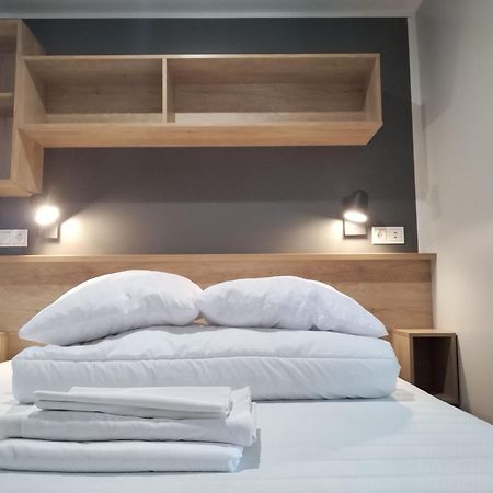 Camping Les Lodges Du Lagon 칼비송 외부 사진