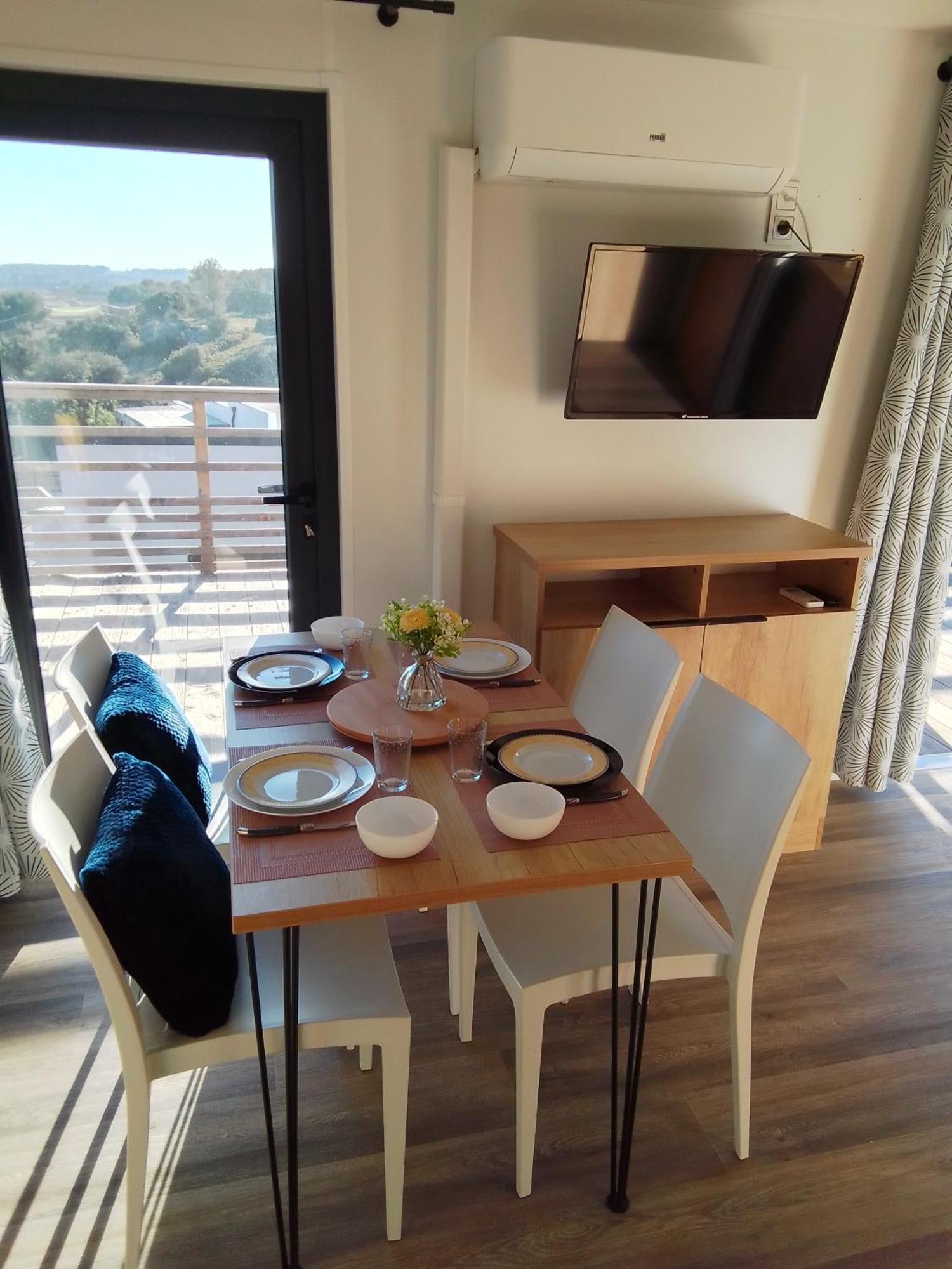 Camping Les Lodges Du Lagon 칼비송 외부 사진