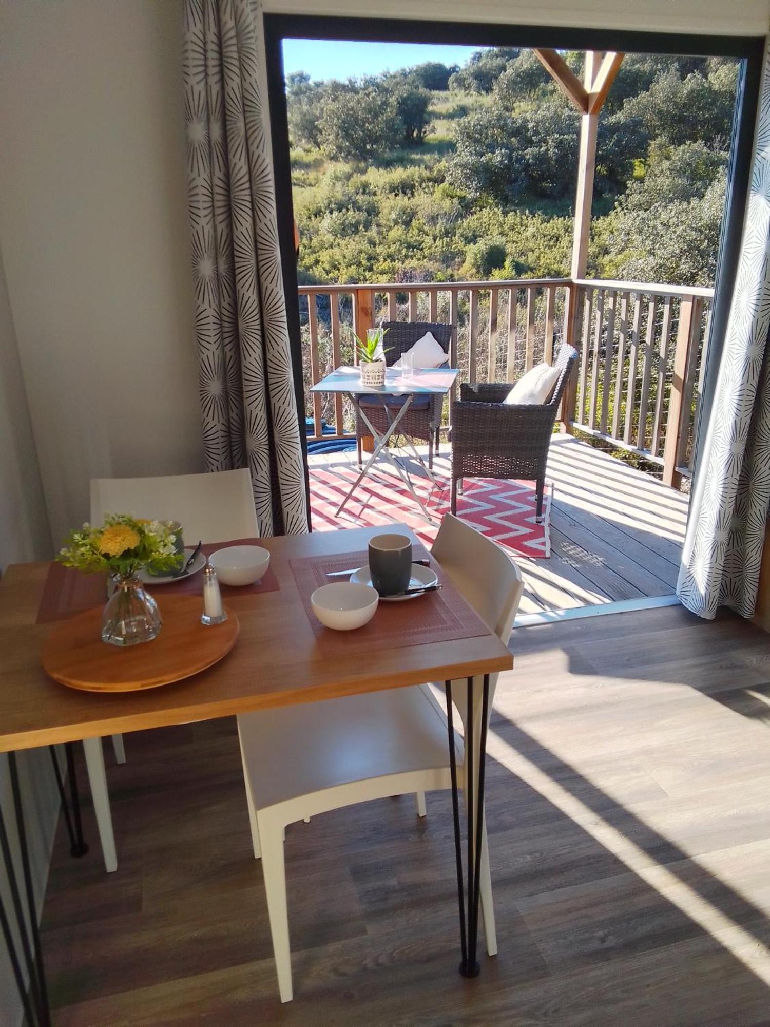 Camping Les Lodges Du Lagon 칼비송 외부 사진