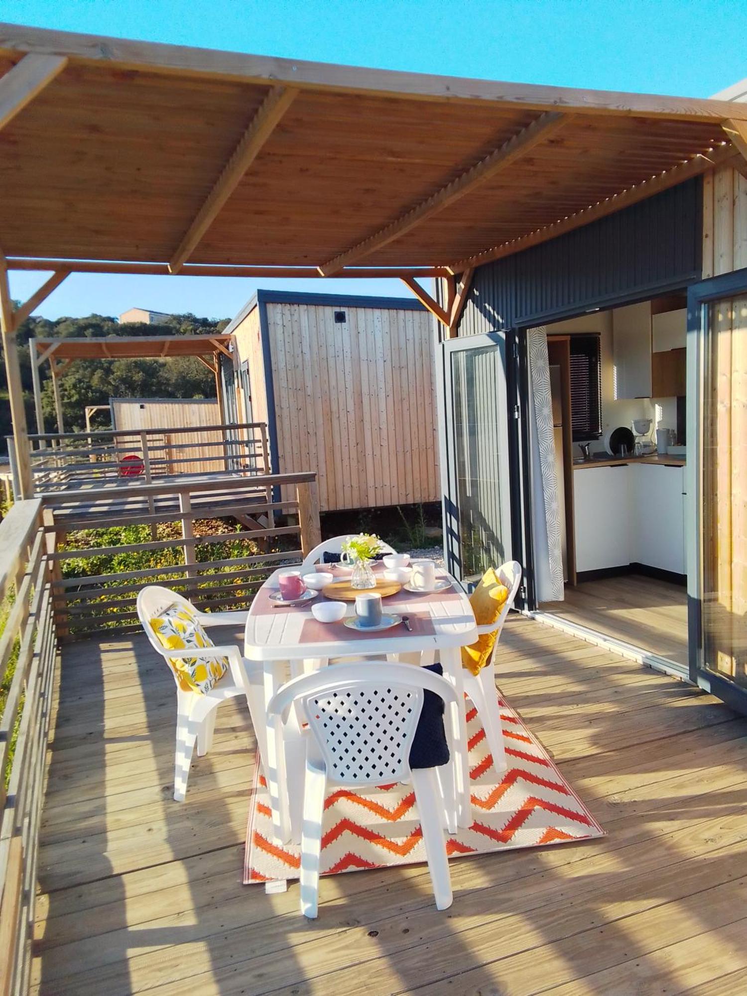 Camping Les Lodges Du Lagon 칼비송 외부 사진